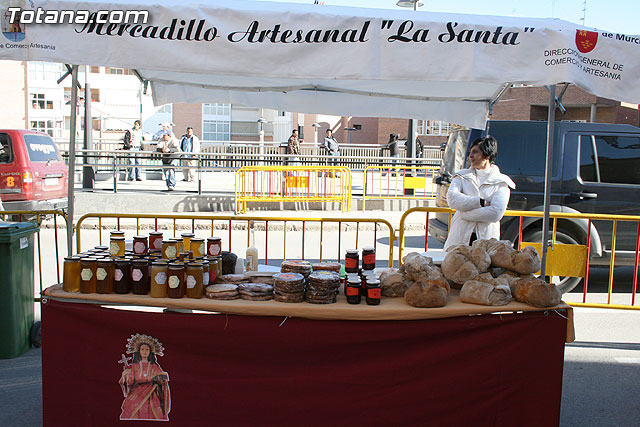 La Plaza la Constitucin ha acogido el mercado artesano que cada mes se celebra en La Santa - 11
