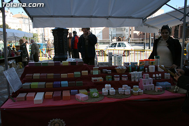 La Plaza la Constitucin ha acogido el mercado artesano que cada mes se celebra en La Santa - 18