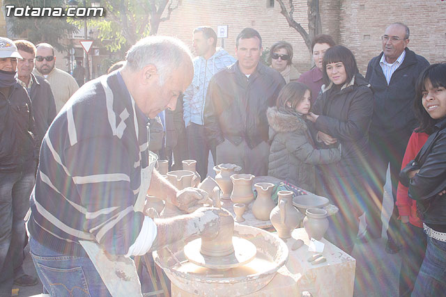La Plaza la Constitucin ha acogido el mercado artesano que cada mes se celebra en La Santa - 24