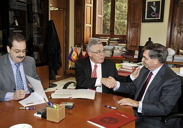 La Universidad de Murcia y el Defensor del Pueblo de la Región firman un acuerdo de colaboración - 1, Foto 1