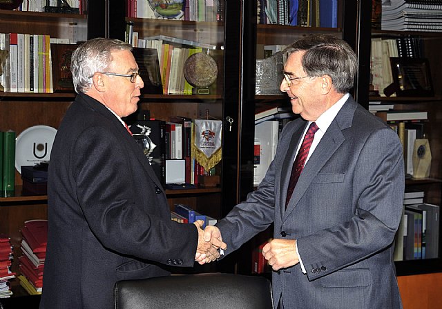 La Universidad de Murcia y el Defensor del Pueblo de la Región firman un acuerdo de colaboración - 2, Foto 2