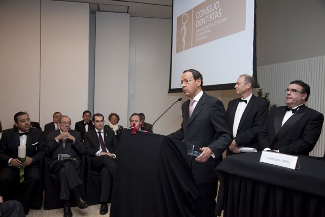 Cámara recibe el premio Fomento a la Salud Oral concedido por los Dentistas del país - 2, Foto 2