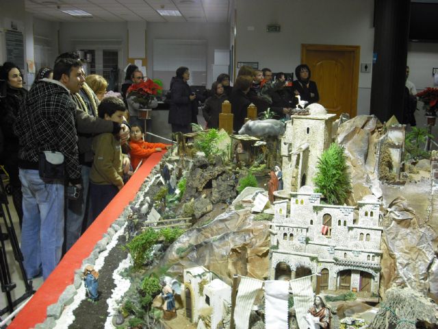 Las luces navideñas y el Beln municipal ya engalanan las fiestas en Lorqu - 5