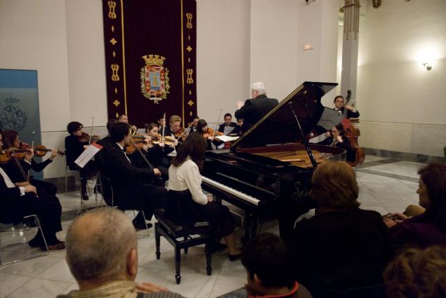 Msica clsica de jvenes intrpretes en el Palacio Consistorial de cartagena - 6