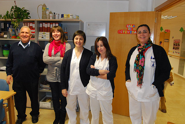 Autoridades municipales felicitan la pascua navideña a los usuarios del Servicio de Estancias Diurnas del centro de Alzheimer - 2