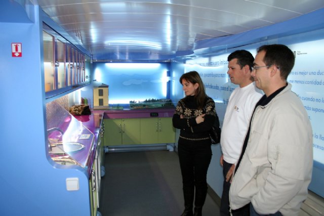 El Bús del Agua enseña a usar este bien de forma más eficiente - 1, Foto 1