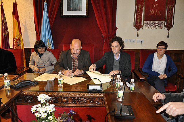 El Ayuntamiento y el Injuve promueven la capacidad artística de los jóvenes muleños - 1, Foto 1