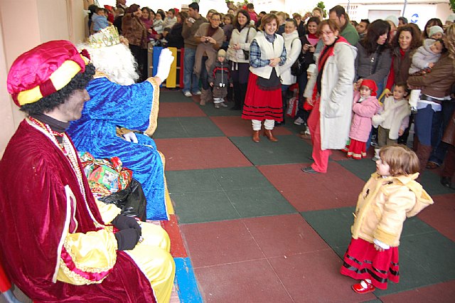 Los Reyes Magos visitan la Escuela Infantil de Lorquí para diversión de los más pequeños - 1, Foto 1