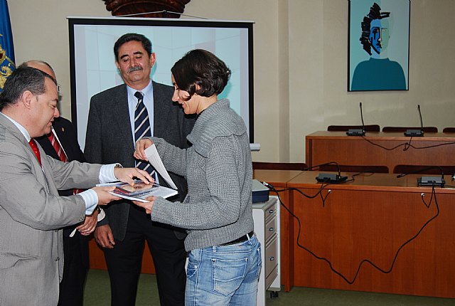 El subdirector del Servicio de Empleo y Formacin ha  venido a Alhama para clausurar el  Taller de Empleo “Cerro del Castillo”, Foto 2