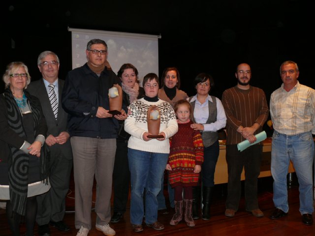 Caritas Interparroquial y el voluntario Emilio Vázquez, premiados en el I reconocimiento a la labor solidaria - 1, Foto 1