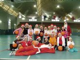 Los baloncestistas ms pequeños celebran la Navidad en las canchas