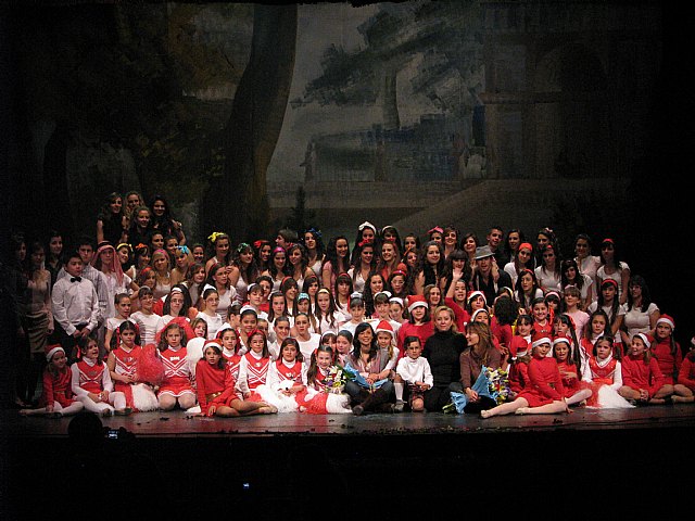 El Teatro Guerra vibró el pasado lunes con el musical “Un regalo de navidad” - 1, Foto 1