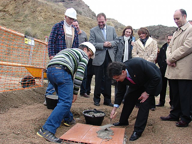 Sotoca y Jódar ponen la primera del nuevo instituto número seis de la ciudad de Lorca - 1, Foto 1