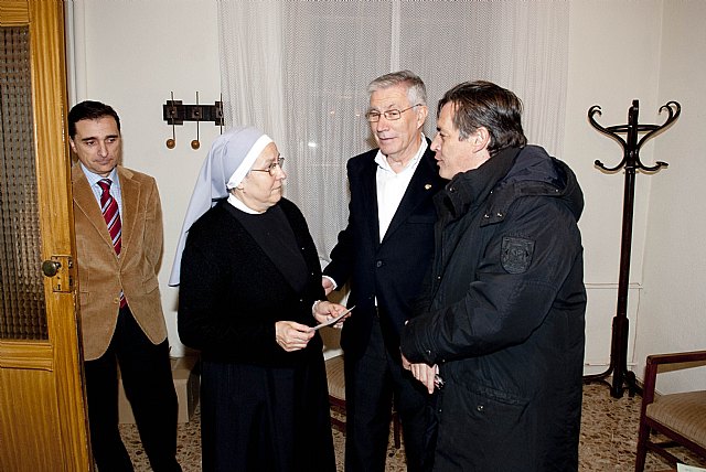 Visita a instituciones benéficas por Navidad - 1, Foto 1