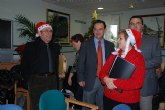 Bascuñana felicita la Navidad a los ancianos de la Residencia 'Santa Isabel' de Villanueva del Ro Segura