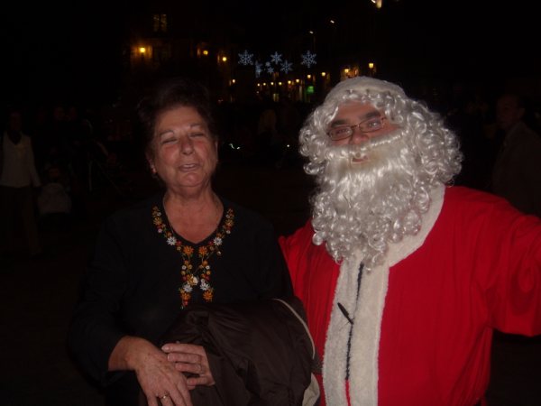 La federacin estudiantil CONFES celebra la Navidad felicitando las fiestas a los ancianos del asilo de las Hermanitas de los Pobres - 1