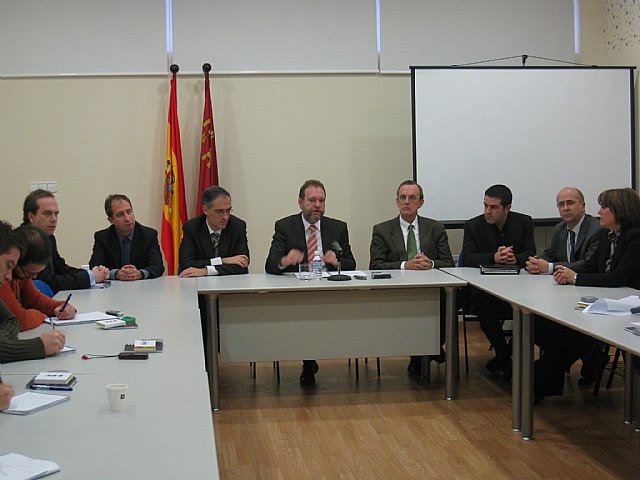 La atención a los desempleados y el consenso educativo marcan la gestión de la Consejería de Educación, Formación y Empleo en 2009 - 1, Foto 1