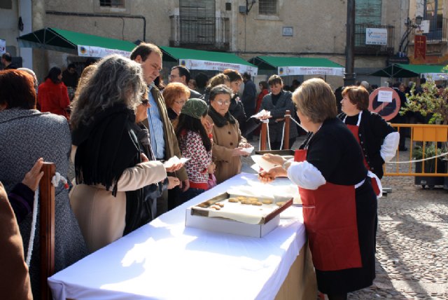 El último mercadillo artesanal del año se despide con nuevo récord de puestos - 1, Foto 1