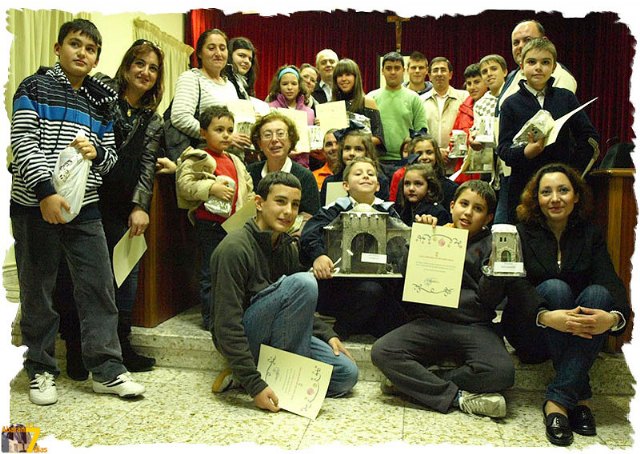 La Farmacia de Isabel Yelo consigue el Primer Premio del concurso local de escaparates en Abarán - 2, Foto 2
