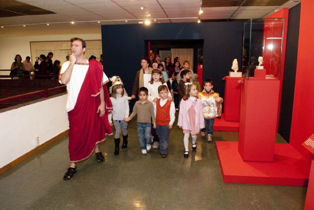 Medio centenar de niños disfruta con Divertiroma - 3