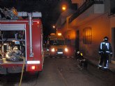 Efectivos de Bomberos Alhama-Totana, con presencia de Proteccin Civil y Polica Local de Totana, sofocan en menos de una hora un incendio