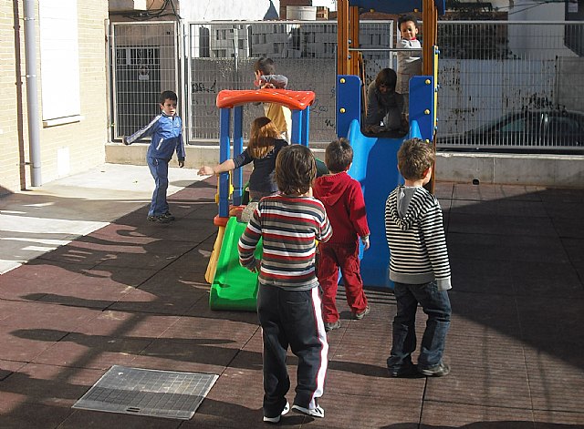 Los niños torreños lo pasan en grande en la Escuela de Navidad municipal - 1, Foto 1