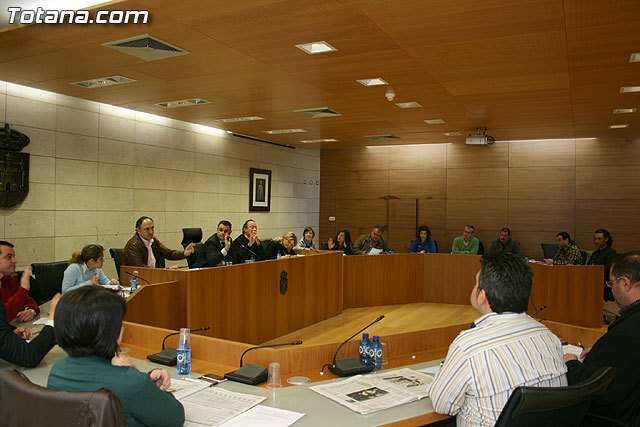 The Full Council gives green light to the second phase of municipal support for the unemployed (SEAPA), Foto 1