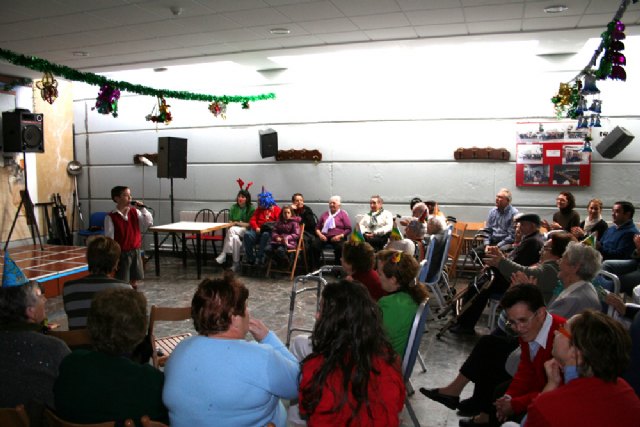 Concha Velasco, Joselito y María Isabel actúan en el Centro de Día - 1, Foto 1