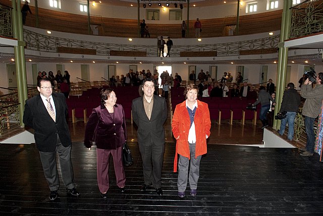 La alcaldesa visita el Teatro Apolo coincidiendo con el 103 cumpleaños del edificio desde su apertura - 2, Foto 2