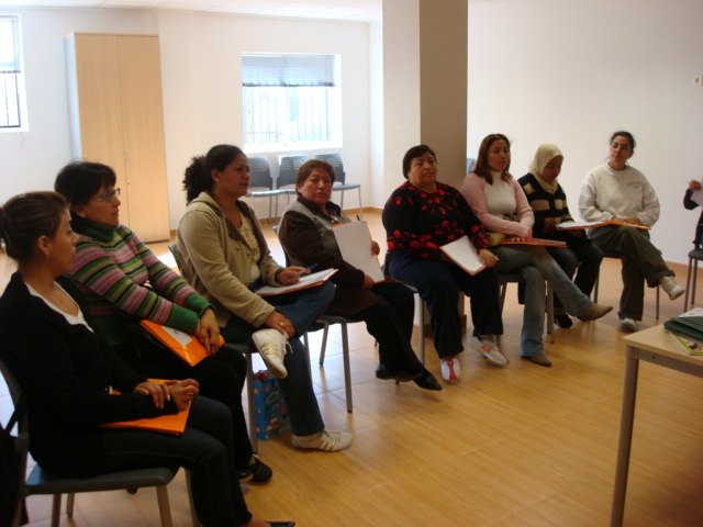 Bienestar Social pone en marcha el curso “el cuidado de mayores y personas dependientes en el ámbito doméstico”, Foto 1