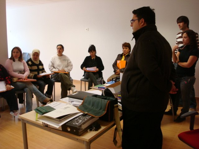 Bienestar Social pone en marcha el curso “el cuidado de mayores y personas dependientes en el ámbito doméstico”, Foto 3