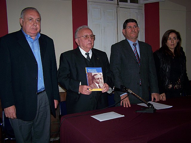 Presentado en Águilas el libro de José María Guillén Florenciano Historias, vivencias y visiones futuristas de un aguileño gestor - 2, Foto 2