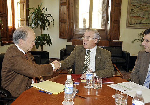 La Universidad de Murcia y la Fundación Cajamurcia firman un acuerdo para reforzar los equipos de investigación - 1, Foto 1