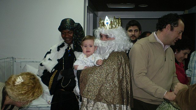 Visita de los Reyes Magos al Hospital Rafael Méndez de Lorca - 2, Foto 2