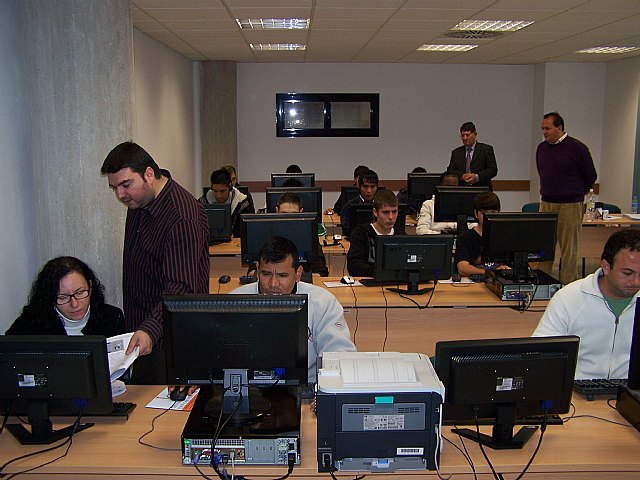 El alcalde de Águilas visita a los alumnos de los Programas de Cualificación Profesional Inicial - 1, Foto 1