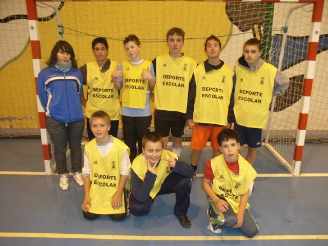 La concejalía de Deportes organizó la fase local de los deportes de equipo de Deporte Escolar, Foto 2