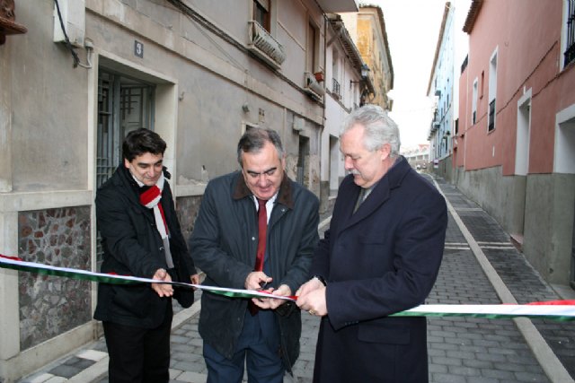 El delegado del Gobierno y el Alcalde de Cehegín inauguran las obras del Plan E realizadas en dos calles del centro de la localidad - 1, Foto 1
