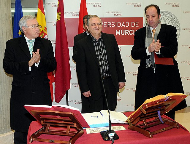 Palazón Espinosa tomó  posesión como Defensor del Universitario - 1, Foto 1