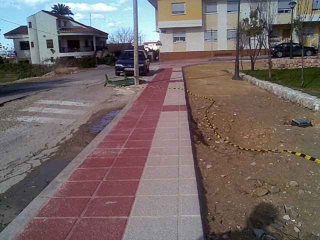 Mas de tres meses sin arreglar un rehundimiento en la avenida San Fernando de San José de la Vega - 1, Foto 1