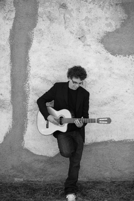 Pedro Guerra, intérprete ahora de tradicionales creaciones latinoamericanas, actúa el viernes en Ceutí - 1, Foto 1