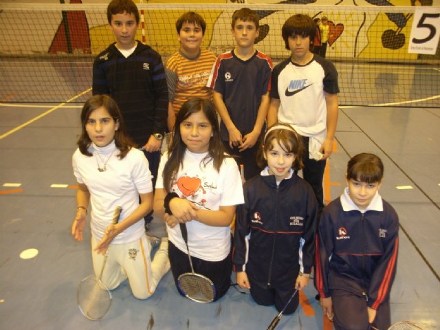 La sala escolar de Totana acoge la primera jornada de Bádminton del Campeonato de Promoción Deportiva de la Región de Murcia de Deporte Escolar, Foto 2