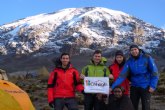 El logo turístico de Cehegín llega a la cima del Kilimanjaro