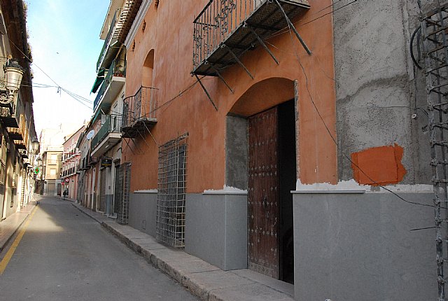 Las obras de rehabilitación de las fachadas de la calle Mayor Triana entran en su fase final, Foto 1