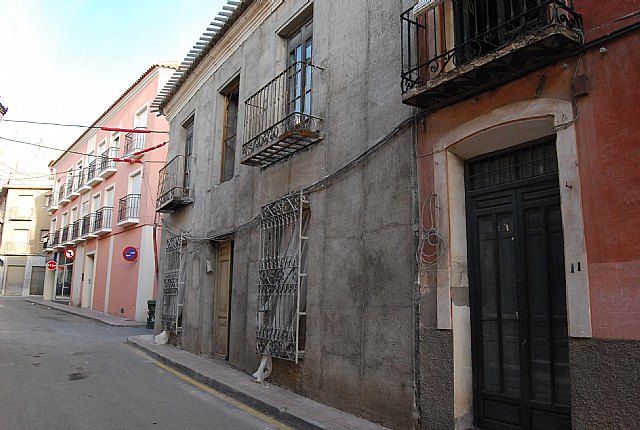 Las obras de rehabilitación de las fachadas de la calle Mayor Triana entran en su fase final, Foto 2