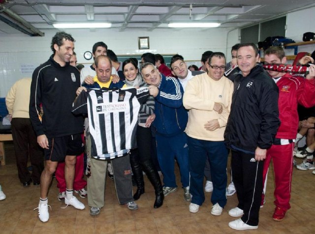 Alumnos de PROLAM disfrutan de una jornada junto al F.C. Cartagena - 2, Foto 2