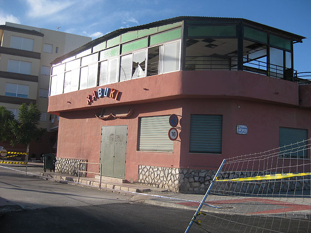 Voluntarios de Proteccin Civil y agentes de la Polica Local intervienen en ms de una decena de actuaciones provocadas por el fuerte viento - 4