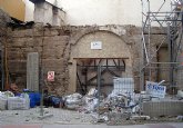 Denuncian que 'la basura se acumula junto al museo de La Muralla de Santa Eulalia ante la total indiferencia del PP en La Glorieta'