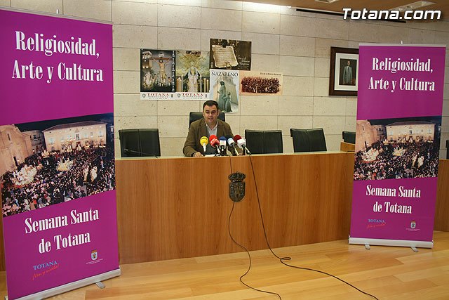 Totana mostrará al mundo el color y el esplendor de la Semana Santa en el mayor expositor de este sector, la feria internacional de turismo Fitur 2010, Foto 1