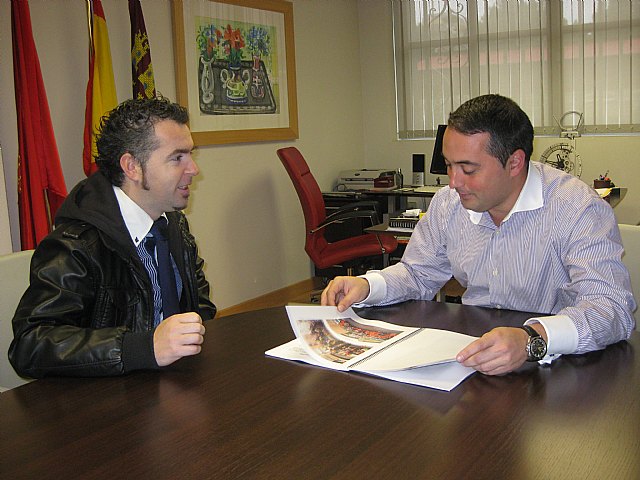 La chirigota de Beniaján ‘Los yogures griegos’ participa por segunda vez en el concurso de agrupaciones de Carnaval de Cádiz - 1, Foto 1