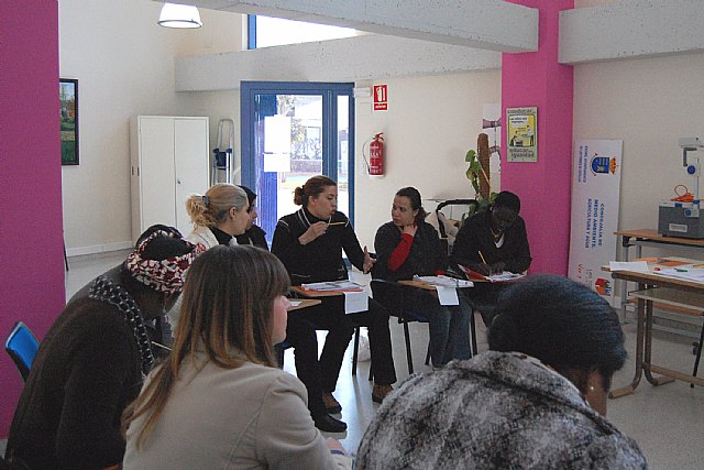 Arranca un nuevo curso de las clases de español para inmigrantes en Las Torres de Cotillas - 1, Foto 1